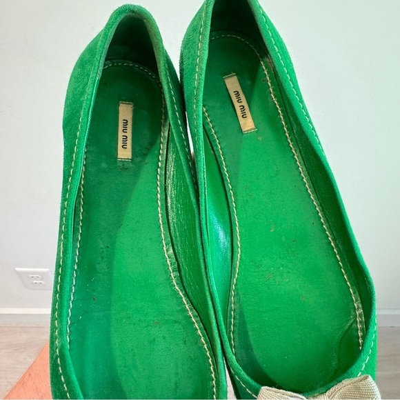 Miu Miu Green Suede Snub Toe Bow Ballet Flats Size 36 - Picture 4 of 7